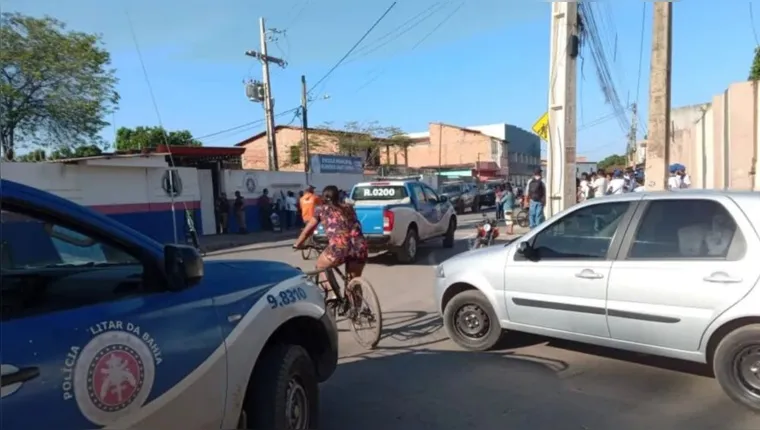 Imagem ilustrativa da notícia Vídeo: jovem armado invade escola e mata cadeirante na Bahia