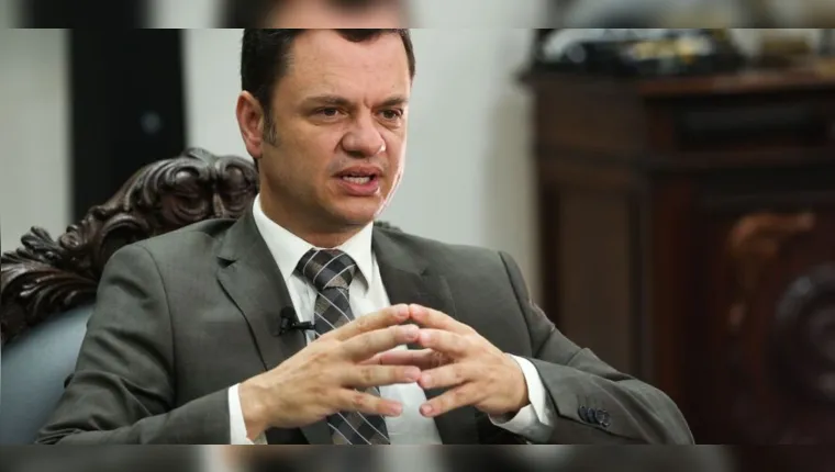 Imagem ilustrativa da notícia Ministro de Bolsonaro é intimado por ações contra pesquisas