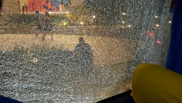 Imagem ilustrativa da notícia Ônibus do Figueirense é atacado após jogo contra o Paysandu