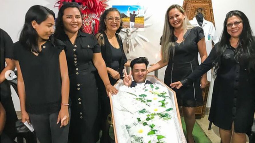 Curso ensina a fazer velório e viraliza nas redes sociais • DOL