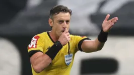Imagem ilustrativa da notícia Raphael Claus apita jogo da Inglaterra contra Irã na Copa