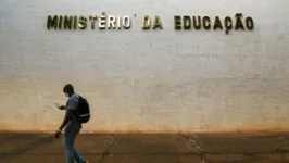 MEC: sem recursos para pagar bolsistas da CAPES