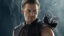 Jeremy Renner interpreta o Gavião Arqueiro no Universo Cinematográfico Marvel desde 2011, quando apareceu em Thor.