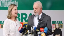 Lula deve anunciar nomes de ministros em coletiva à imprensa, na manhã desta sexta (9), segundo  a presidente do PT Gleisi Hoffmann.