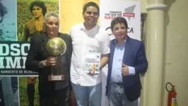 Edson Cimento (esq) e Beto Brandão (dir), durante o lançamento da obra