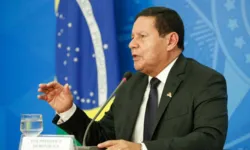 Mourão faz críticas aos três poderes e evitou falar nos presidenciáveis