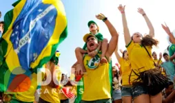 Brasileiros estão na torcida pelo hexa