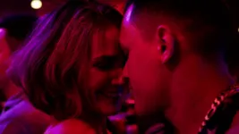 Cena do filme "Noites Alienígenas", de Sérgio de Carvalho.