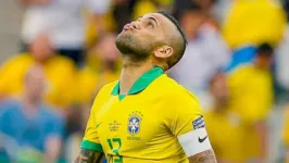 Eleitor de Bolsonaro, Dani Alves teve aval para captar R$ 5,4 mi em verba federal