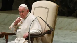Imagem ilustrativa da notícia Papa assina renúncia devido a problema de saúde; entenda