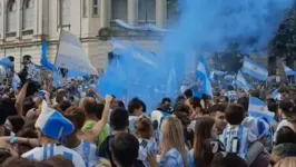 Trinta e seis anos depois de conquistarem a última Copa do Mundo, os argentinos puderam finalmente soltar o grito e comemorar o tão aguardado tricampeonato mundial.