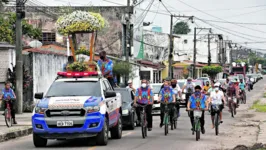 A procissão do menino Deus percorre as principais ruas de Marituba neste domingo