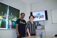 Gisele Ramalho e Ewerton Cunha, sócios proprietários do curso de inglês Life & Job