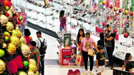 Consumidores procuram por qualidade e preços mais em conta em shoppings