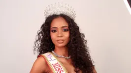 Nayra Gabrielly, de 17 anos, vai passar a coroa para a Beleza Negra 2022