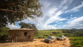 No barracão em que os trabalhadores e a criança foram encontrados, não havia alimentos, água potável, energia elétrica ou banheiro.