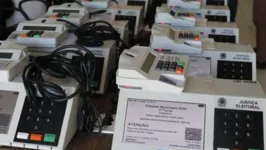 Urnas eletrônicas pasam por fiscalização durante todo o processo eleitoral.