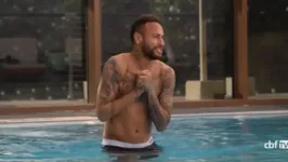 A situação de Neymar, que sofreu uma lesão ligamentar e um pequeno edema ósseo, ainda é a que mais preocupa os médicos da Seleção.