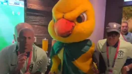 Canarinho Pistola fez a festa no hotel