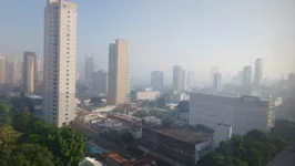 Imagem ilustrativa da notícia Moradores registram muita fumaça na capital neste sábado