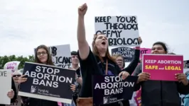 Manifestantes a favor do aborto protestam em frente à Suprema Corte, em Washington, nos EUA, em maio de 2019.