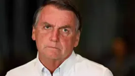Os médicos que atentem o presidente Jair Bolsonaro ainda não descartaram uma possível interveção cirúrgica.