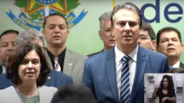 Camilo Santana assumiu o comando do MEC em cerimônia na Esplanada dos Ministérios, nesta segunda-feira (2).