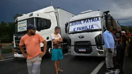 Segundo a PRF, caminhões usados em bloqueios antidemocráticos de estradas e avenidas do Centro-Oeste já estiveram envolvidos em crimes.