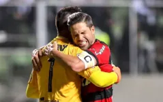 Diego Alves e Diego Ribas se despedirão do Flamengo neste jogo de sábado (12).