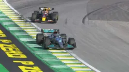 Mercedes volta a largar na frente no Gp de São Paulo