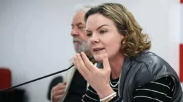 A presidente do PT afirmou que Lula deve antecipar anúncio para conter especulações