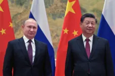 Presidente da Rússia, Vladimir Putin ao lado de  Xi Jinping, presidente da China