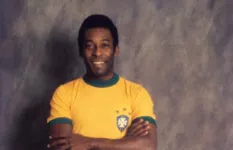 Pelé quando a seleção tinha apenas 3 estrelas no peito