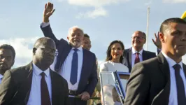 Lula desfila em carro aberto em cerimônia da posse
