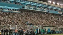 Torcida do Paysandu, nas arquibacandas do estádio da Curuzu