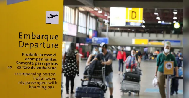 Imagem ilustrativa da notícia Máscaras em aviões e aeroportos voltam a ser obrigatórias