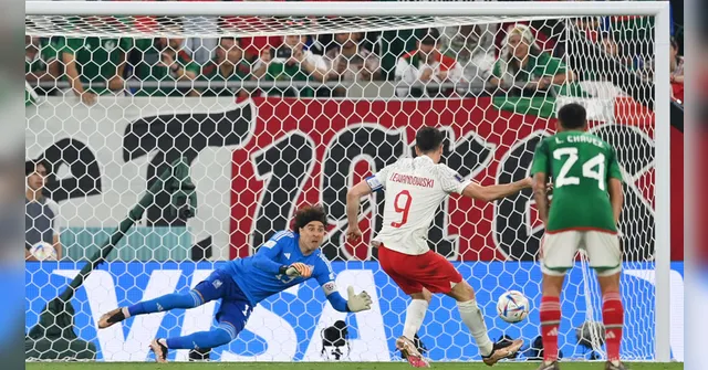 Imagem ilustrativa da notícia Lewadowski para em Ochoa e Polônia X México não saem do zero