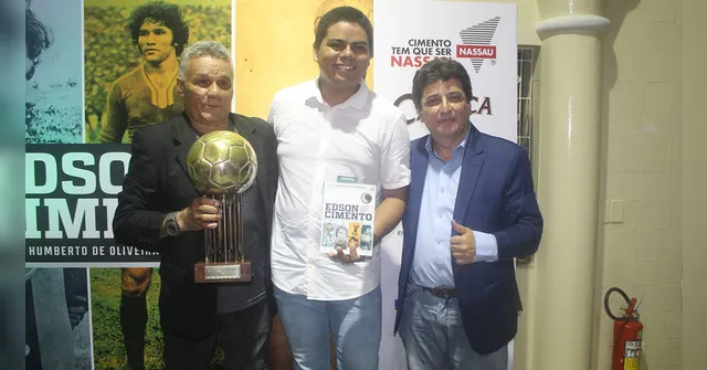 Imagem ilustrativa da notícia Livro sobre ex-goleiro Edson Cimento é lançado em Capanema