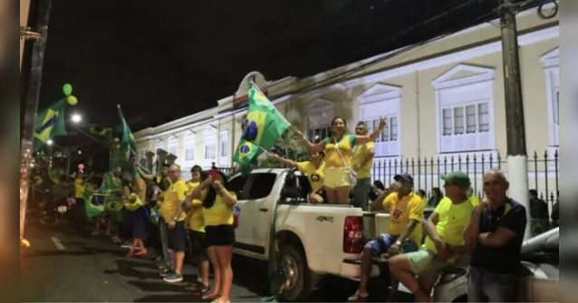 Imagem ilustrativa da notícia Barulho dos golpistas têm atrapalhado estudantes em Belém