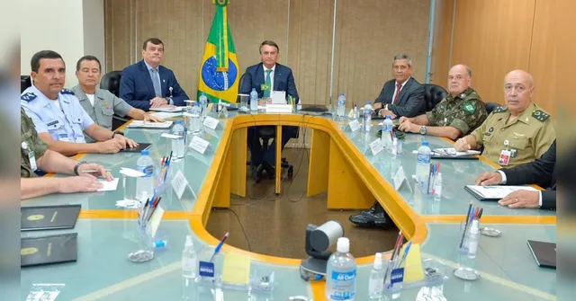 Imagem ilustrativa da notícia Bolsonaro se reúne com Forças Armadas após negação de Moraes 