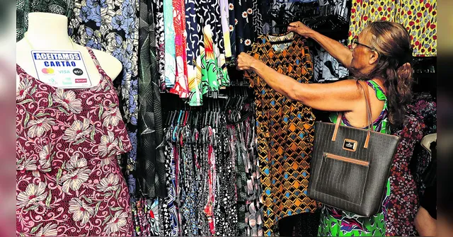 Imagem ilustrativa da notícia Venda de roupas cresce no comércio de Belém e anima lojistas