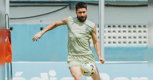 Imagem ilustrativa da notícia Com Ricardinho, Paysandu embarca para encarar o São Raimundo