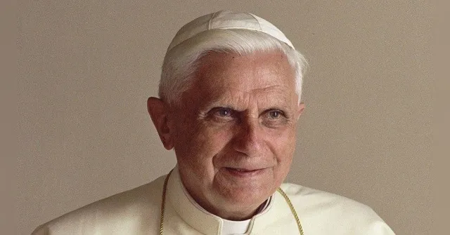 Imagem ilustrativa da notícia Vaticano divulga fotos do corpo de Papa Bento XVI, veja!