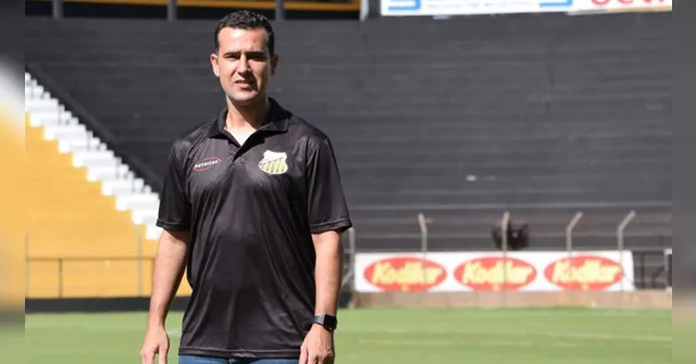Imagem ilustrativa da notícia Vídeo: executivo chega para trabalhar no Clube do Remo