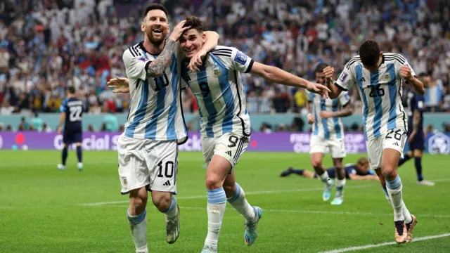 Imagem ilustrativa da notícia Argentina vence Croácia sem dificuldades e está na final