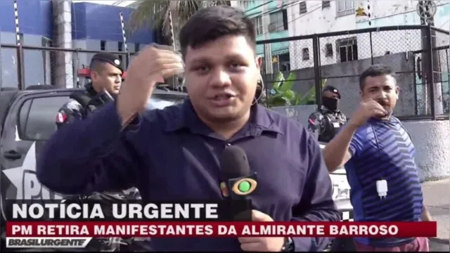 Imagem ilustrativa da notícia Equipe da RBA TV é hostilizada por manifestantes golpistas