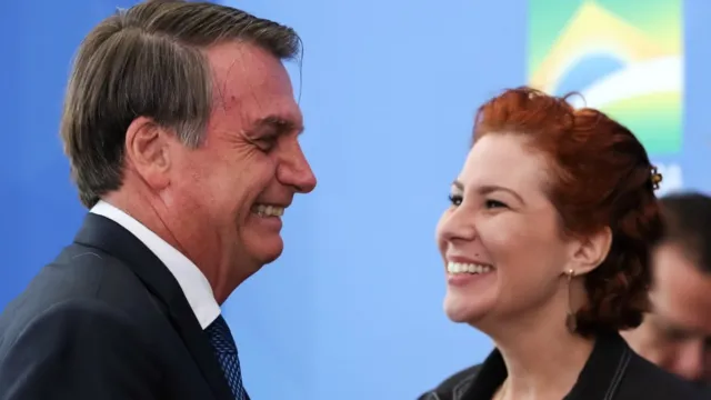 Imagem ilustrativa da notícia Bolsonaro se exalta com Carla Zambelli em jantar no PL