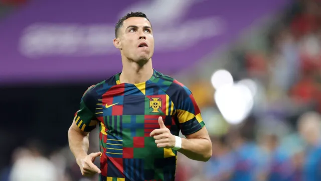 Imagem ilustrativa da notícia Após reserva, Cristiano Ronaldo elogia grupo de Portugal
