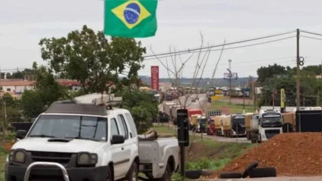 Imagem ilustrativa da notícia PRF relata 14 bloqueios e 8 pontos de protestos em rodovias 