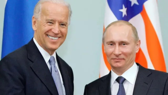 Imagem ilustrativa da notícia Biden fala pela 1ª vez em debater fim da guerra com Putin